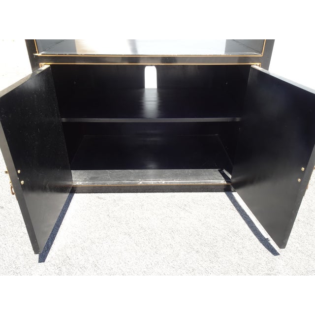 1970s Vintage Chinese Asian Chinoiserie Floral Cabinet ~ Black Lacquered Side Table For Sale - Image 5 of 15