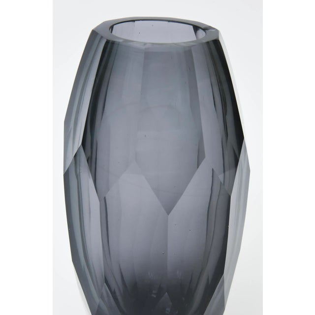 Glass 80's Murano Sommerso Faceted Gray, Pink Gradient Vase For Sale - Image 7 of 11