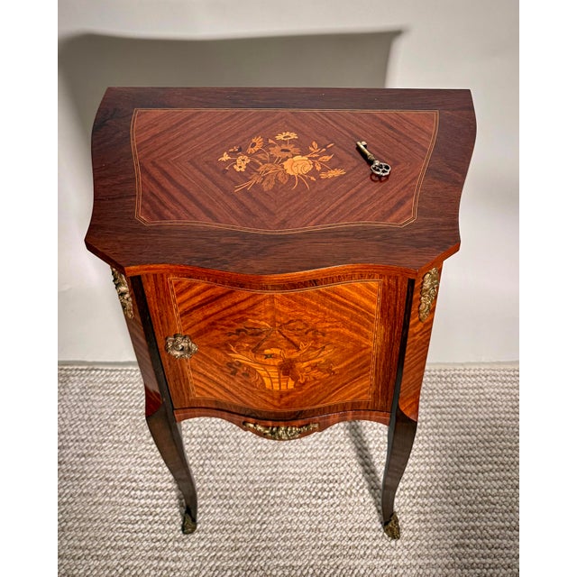 Mid 20th Century French Louis XV Style Mahogany Marquetry Side Cabinet With Key For Sale - Image 4 of 7