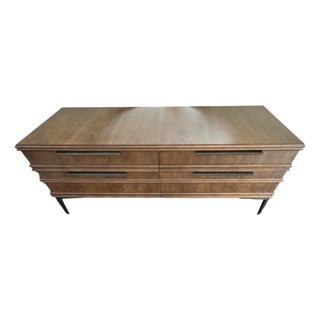 Hickory Chair Four-Drawer Walnut Dresser / Credenza For Sale