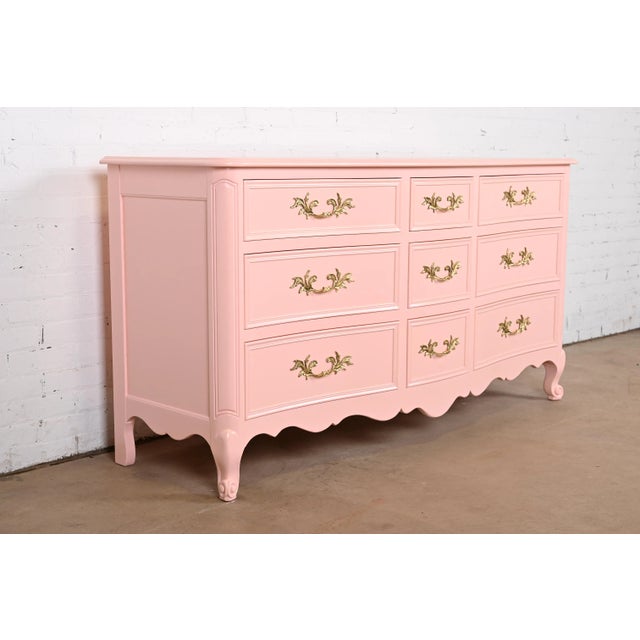 Kindel Furniture Kindel Furniture French Provincial Louis XV Pink Lacquered Dresser, Newly Refinished For Sale - Image 4 of 12