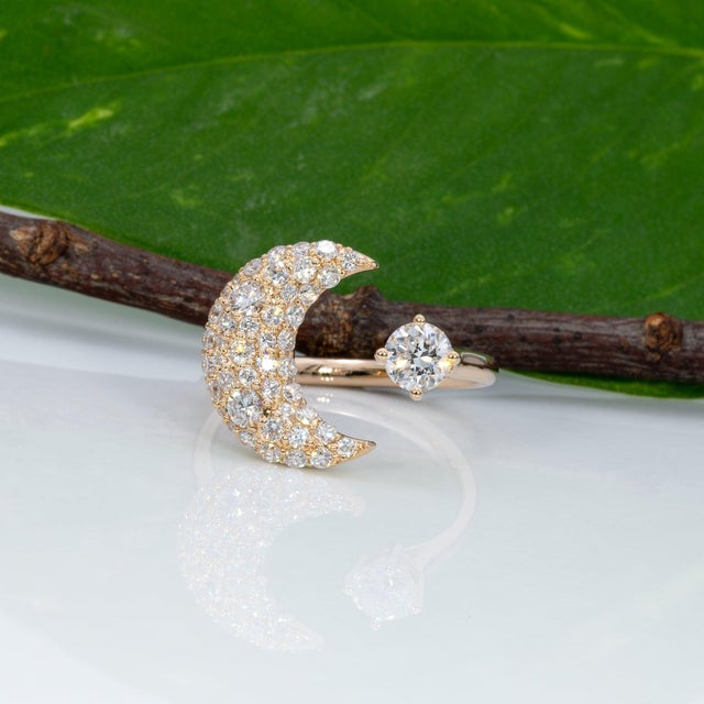 1.2Ct Lab Grown Diamond Moon Ring With Diamond Accents in Solid 14k Gold, Size 6.75 For Sale In Columbus - Image 6 of 10