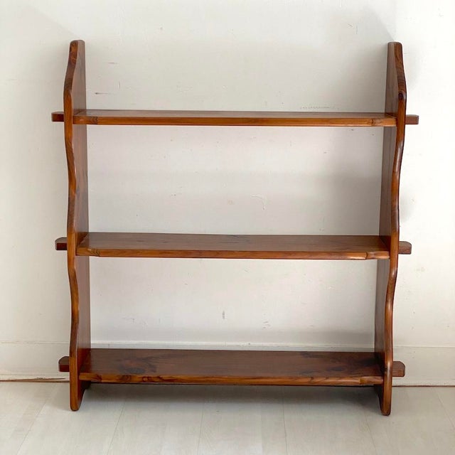 Vintage Wall Shelf, 1950s, in Good conditions. Designed 1950 to 1959