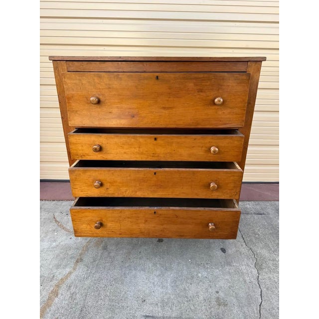 19th Century Antique Early American Style Solid Walnut Chest of Drawers. For Sale - Image 9 of 11
