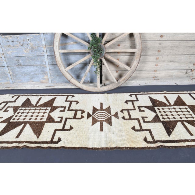 Vintage Turkish Oushak Handmade Wool Cotton White Runner Rug For Sale - Image 4 of 10