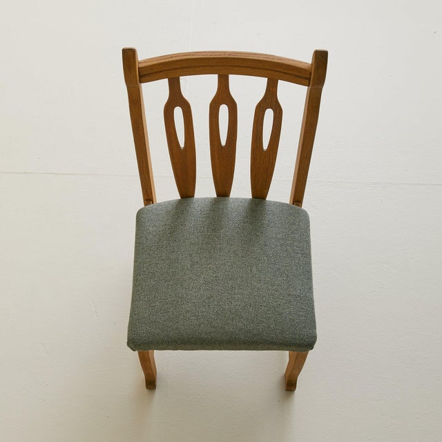 Mid-Century Modern French Oak Accent Chair in the Manner of Guillerme et Chambron, 1960s For Sale - Image 3 of 18
