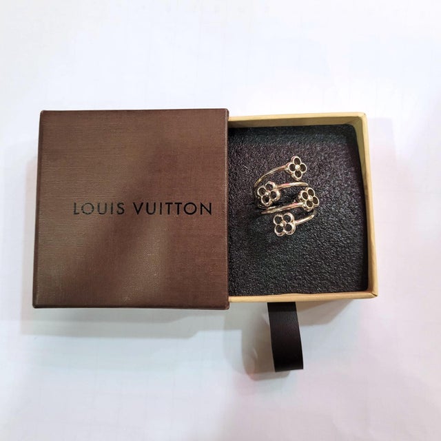 Monogram Flower Ring from Louis Vuitton, 1990s For Sale - Image 3 of 18