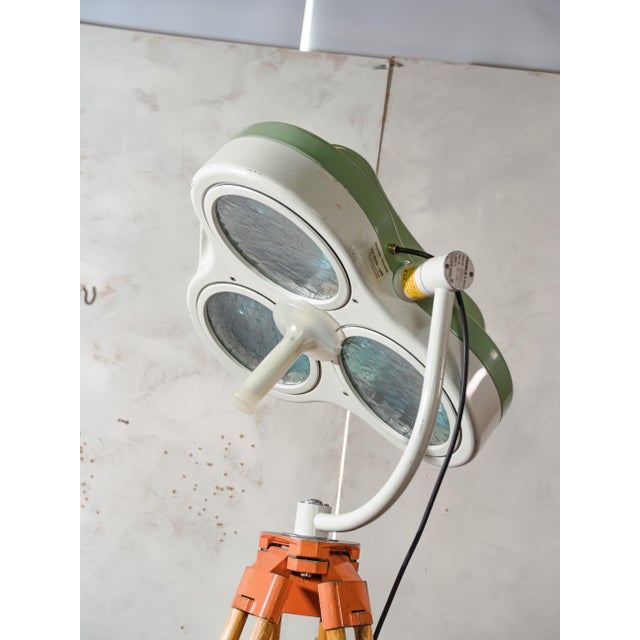 White and Green Operating Hospital Floor Spotlight by Heraeus Hanaulux, London, 1990s For Sale - Image 6 of 18