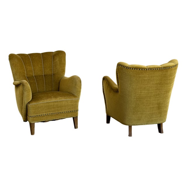 Scandinavian Wingback Lounge Chairs in Olive Velvet from Fritz Hansen, 1940s, Set of 2 For Sale