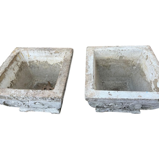Vintage 1950 Fluer De Lis Concrete Garden Planters, A Pair For Sale In Nashville - Image 6 of 8