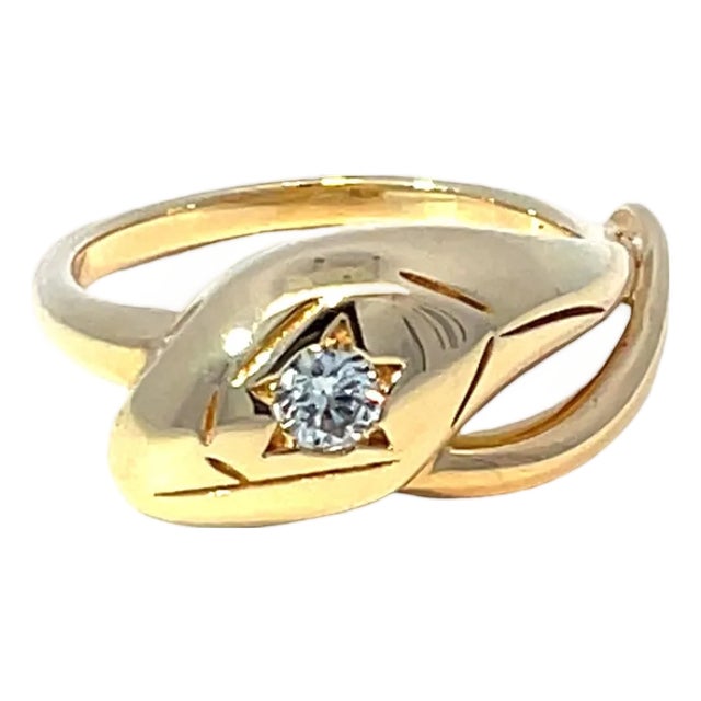 18k Yellow Gold Serpent Ring With Diamond Head, Size 6.75 For Sale