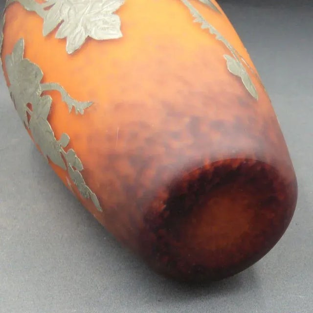Art Nouveau Pate de Verre Vase mit Metal Decor, 1900-1920, in Flawless conditions. Designed 1890 to 1919