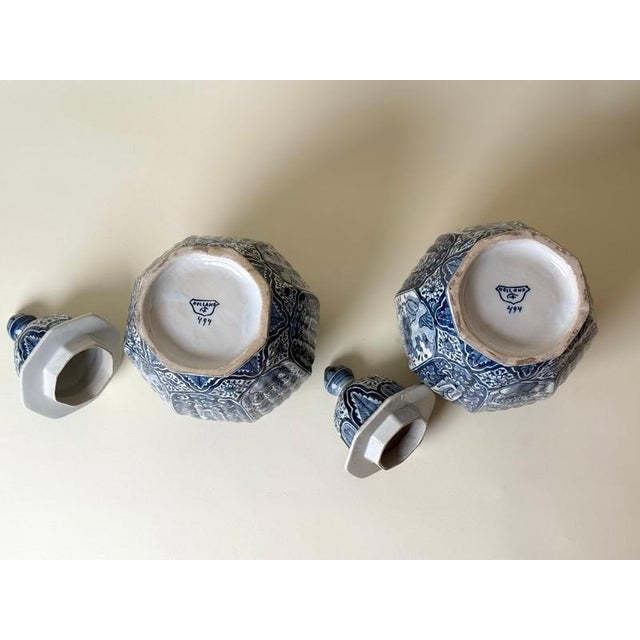 Blue and White Lidded Faience Urns by Tichelaar Makkum, 1930s, Set of 2 For Sale - Image 10 of 14