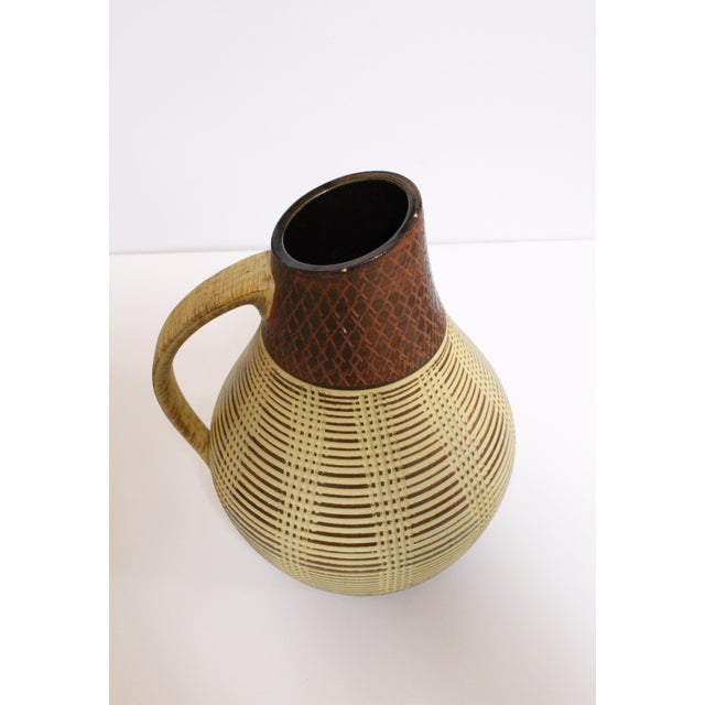 Mid-Century Ceramic Vase, 1960s, in Flawless conditions. Designed 1970 to 1979