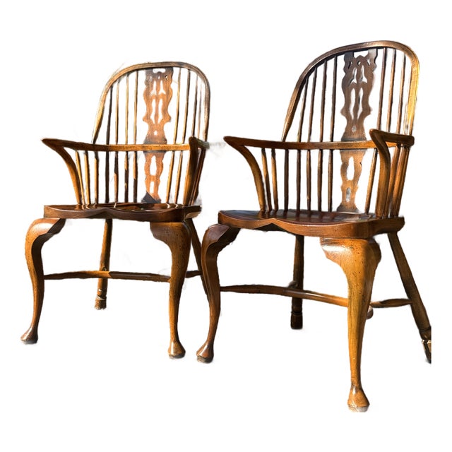 Pair of Antique English Windsor Armchairs With Cabriole Legs & Hand Carved Splat – Beautiful Patina For Sale