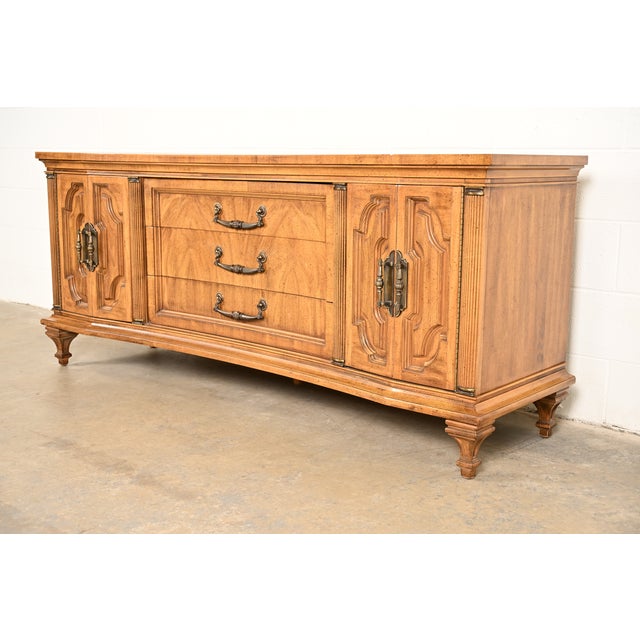 French Karges Style French Regency Louis XVI Carved Fruitwood Long Dresser or Credenza, Circa 1960s For Sale - Image 3 of 15