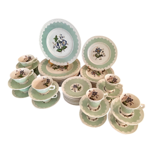 1930’s Wedgewood China Corinthian Hampton Court With Celadon Mint Green Rim - A Set of 60 Pieces