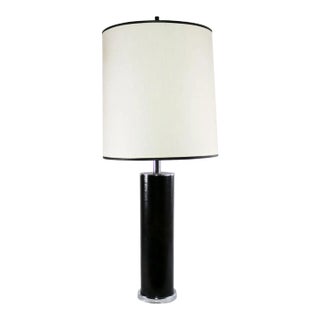 Mid 20th Century Chrome & Black Faux Leather International Style Cylindrical Table Lamp After Walter Von Nessen For Sale