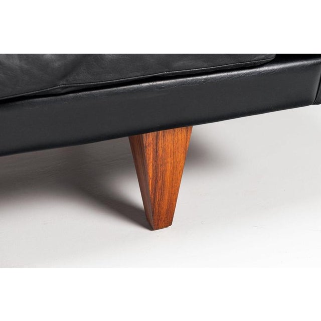 Model V11 Sofa in Black Leather by Illum Wikkelsø for Holger Christiansen, Denmark, 1960s For Sale - Image 18 of 18