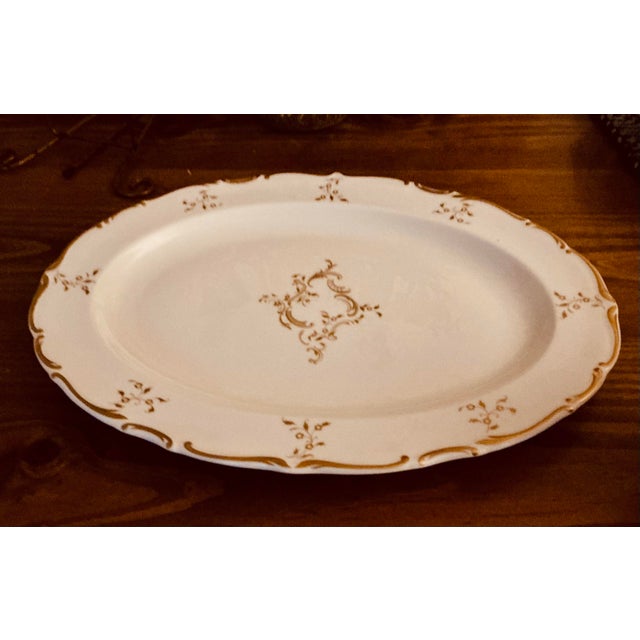 1960s English Serving Dish by Royal Doulton. Monteigne H4954 For Sale - Image 5 of 12