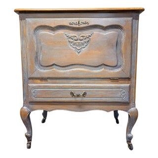 Vintage French Buffet in Pine For Sale