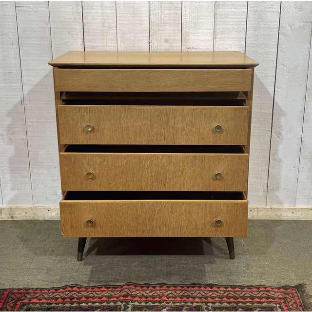 English Chest of Drawers in Oak with Compass Feet, 1970s For Sale - Image 6 of 16