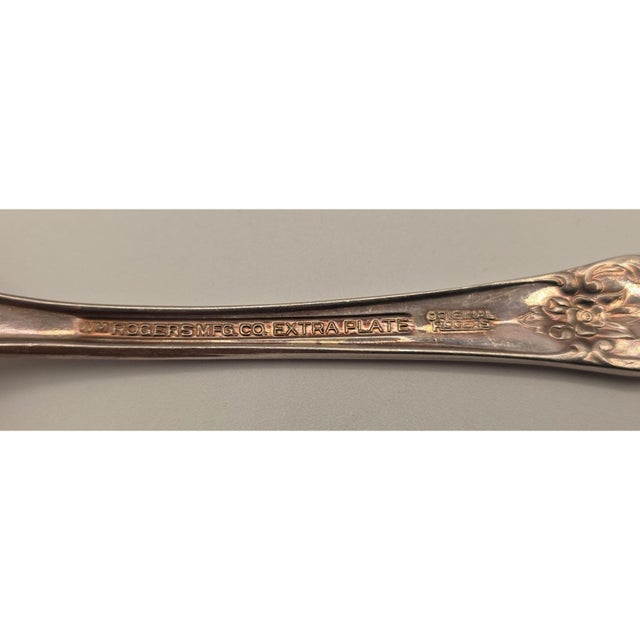 Wm. Rogers & Son Vintage 8.5" Silverplate Serving Fork Floral Pattern For Sale - Image 4 of 9