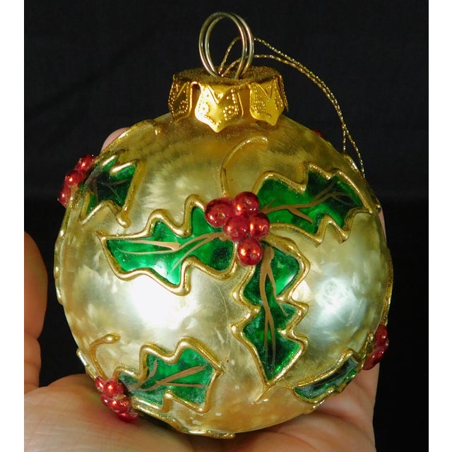 Figurative Medium Fancy Gold Foil Shimmer Red & Green Mistletoe Hand Painted Glass Christmas Tree Ornaments - Set of 2 For Sale - Image 3 of 4