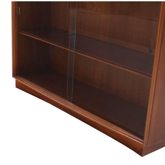 Gibbings for Widdicomb Bookcase with Glass Sliding Doors Mid Century For Sale - Image 6 of 8