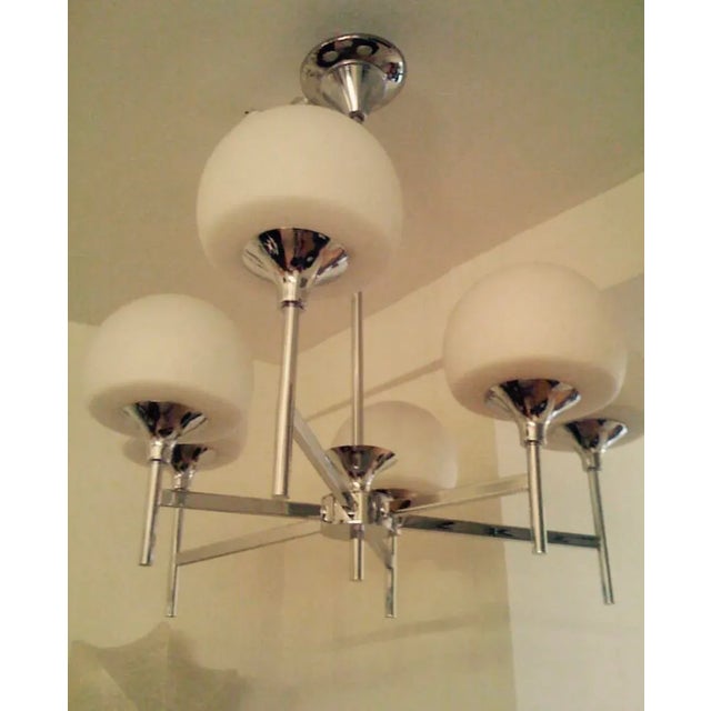 Modern White & Chrome Reggiani Italian Chandelier For Sale - Image 3 of 10