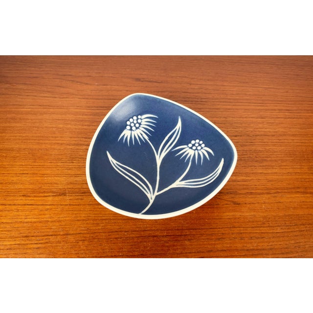 Mid-Century Modern Danish Model 2071 Studio Pottery Bowl with Flower Design from Søholm, 1960s For Sale - Image 4 of 13