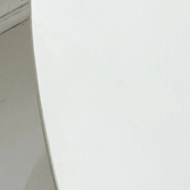 1960s Style of Eero Saarinen White Tulip Dining Table For Sale - Image 9 of 11