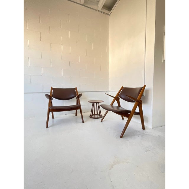 Mid-Century Modern 1951 Vintage Hans Wegner Sawbuck Chairs for Carl Hansen Ch28 in Oak & Leather- a Pair For Sale - Image 3 of 12