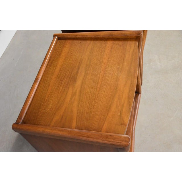 1960s 1960s Walnut Nightstands by Kent Coffey the Sharon - A Pair For Sale - Image 5 of 10