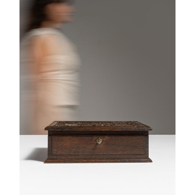 Chocolate 1900s French Dark Brown Renaissance Carved Wood Box For Sale - Image 8 of 15