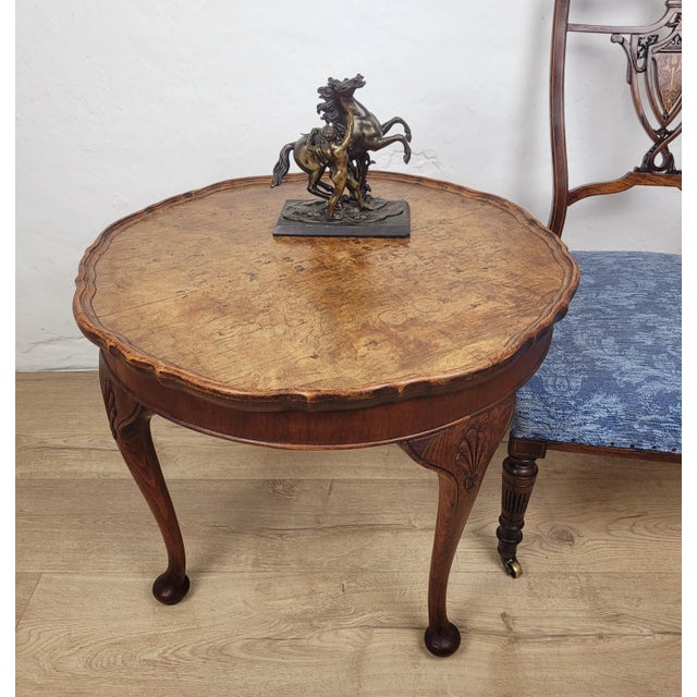 This beautiful handcrafted Victorian octagonal occasional table boasts many exquisite features from the 19th century...