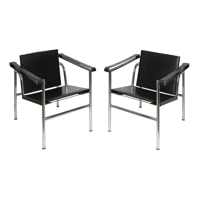 Vintage Black Leather Armchairs by Le Corbusier for Cassina, 1960s, Set of 2 For Sale