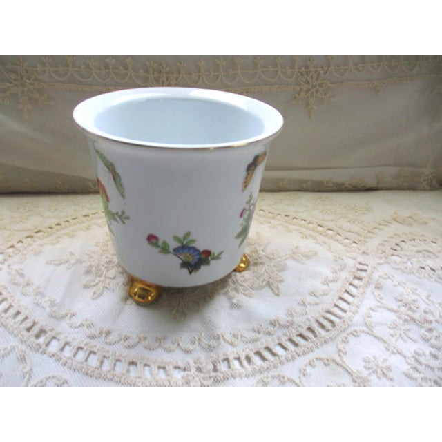 Vintage French Country Design Footed Cachepot / Jardiniere Butterflies & Flower For Sale In Columbia, SC - Image 6 of 8