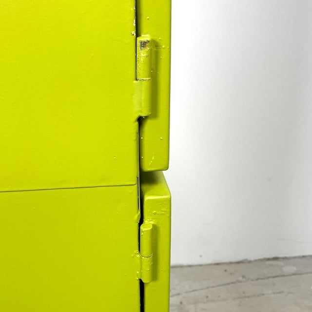 Green Vintage Green Doctor's Display Case, 1989 For Sale - Image 8 of 13