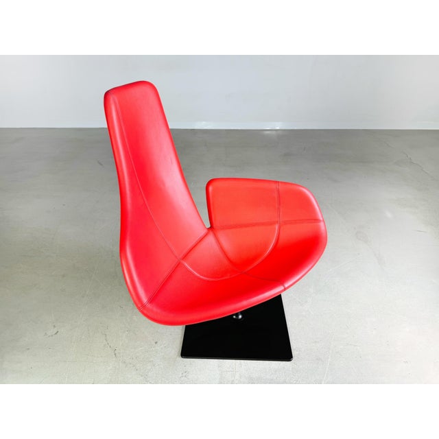 Postmodern Moroso Swivel Leather Armchair in Red from Patricia Urquiola For Sale - Image 3 of 11
