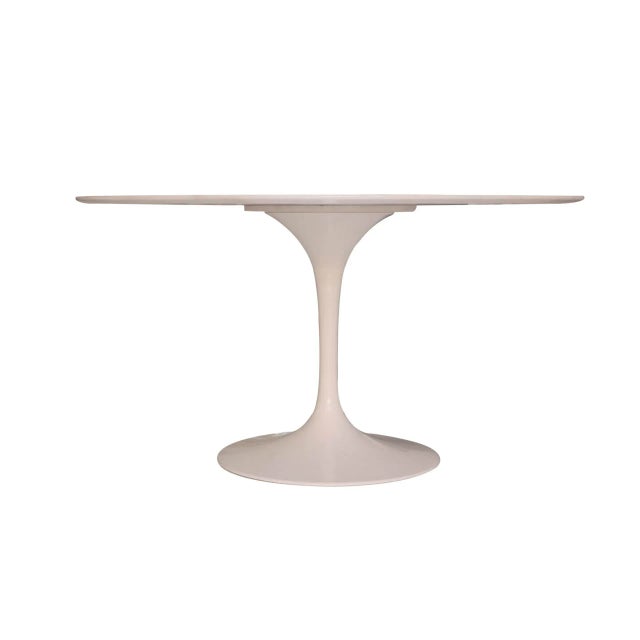 The Tulip table, designed by Eero Saarinen in 1958, is an iconic piece that continues to set trends in interior design. It...