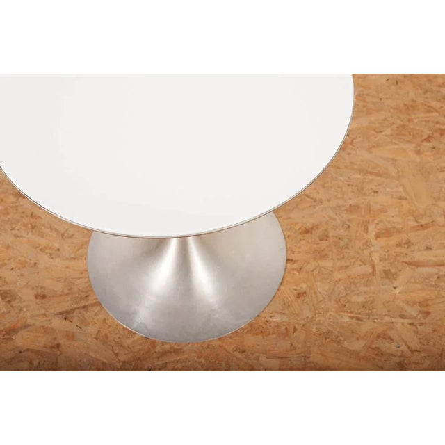 T 304 Side Table on Trumpet Base in Aluminum with White Glass Shelf by Robert Haussmann, 1959 For Sale - Image 6 of 11