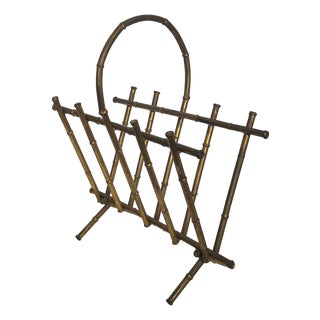 1940s Magazine rack in faux bamboo and gold metal Attributed to Maison Baguès For Sale