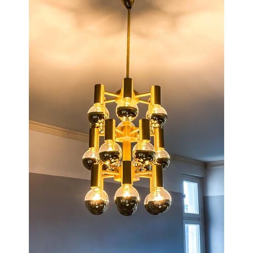 Bauhaus X Large 1970s 18 Bulb Brass Chandeliers in the Style of Gaetano Sciolari For Sale - Image 3 of 10