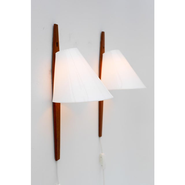 Mid-Century Modern Swedish Wall Sconces in Teak by Uno & Östen Kristiansson for Luxus, 1975, Set of 2 For Sale - Image 12 of 18