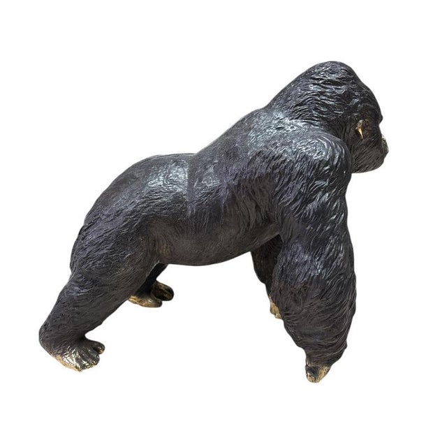 Dimensions: 35 cm wide, 20 cm deep, 37 cm tall. Bronze. The gorilla is depicted in its natural state, with an expression...