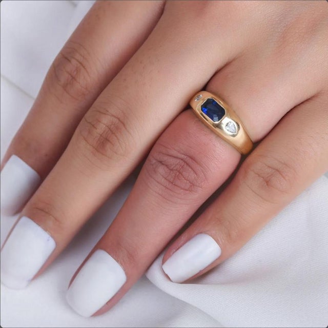 Natural 1.07 cts blue sapphire & 0.21 cts diamond ring in 18k gold For Sale - Image 18 of 18