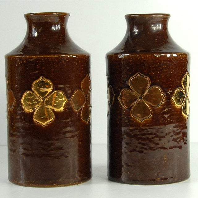 Brown and Gilt Ceramic Vases attributed to Aldo Londi for Bitossi, Italy, 1960s, Set of 2 For Sale - Image 11 of 11