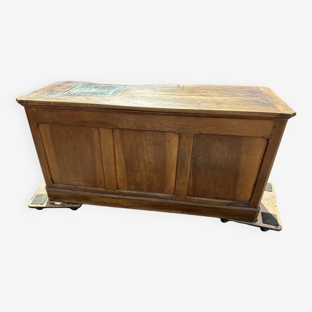 Beautiful walnut shop counter/retail counter, a truly authentic piece of furniture with character. The customer side...