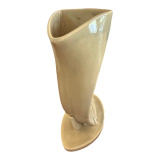 1952 Roseville Mayfair 1004-9 Sculptural Art Pottery Vase in Warm Taupe Glaze For Sale